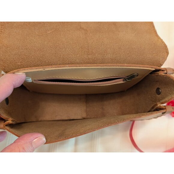 Small Leather Crossbody Bag W/ Floral Embossed Tooled Design Brass Latch Closure - Picture 12 of 13